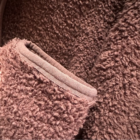 SKIMS Cozy Sherpa Teddy 1/2 Zip Crop Sweatshirt size S/M~Chocolate Brown - Picture 8 of 8